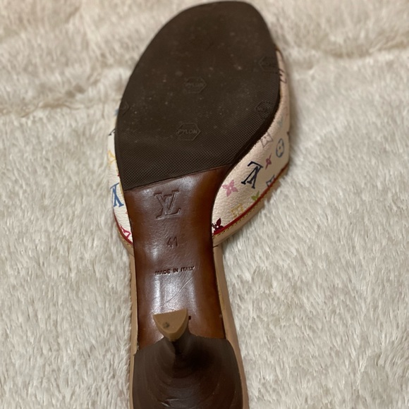 Used LV female slippers in great condition - Picture 7 of 7